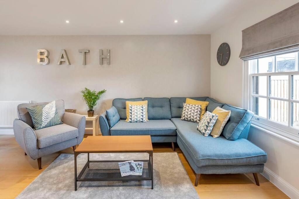 Fantastic 3-bed House With Parking Holiday home *